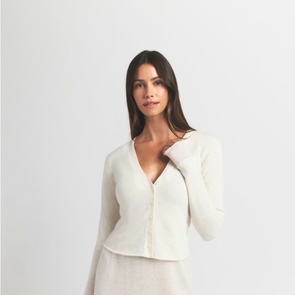 SKIMS Featherweight Cashmere Cardigan Ecru Size Large NWT $198